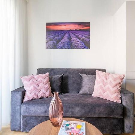 1Br Excellence, Fast To Centre By Hm Apartment Wina Bagian luar foto