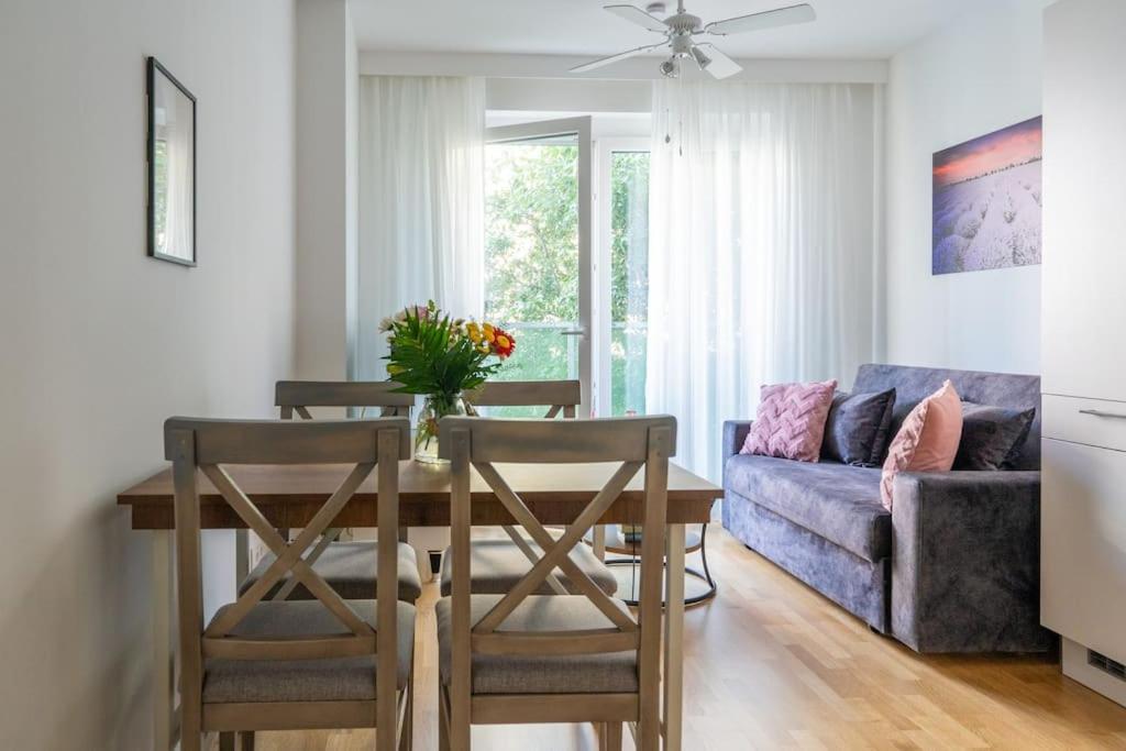 1Br Excellence, Fast To Centre By Hm Apartment Wina Bagian luar foto